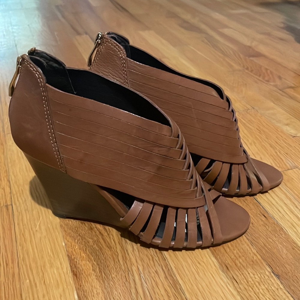 Vince Camuto Tan Leather Wedge Sandals size 5.5